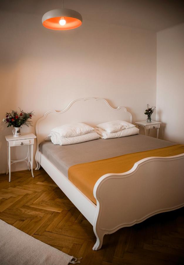 Kiki & Luky Family Apartment By Prague Castle Екстериор снимка